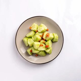 Салат Огурцы с чесноком