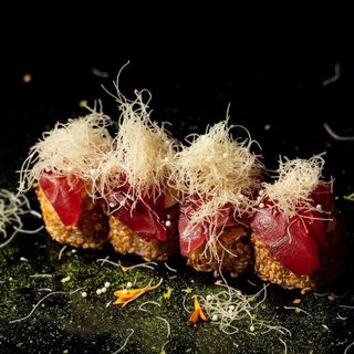 74. Uramaki Atún Kataifi (8 Pzs.)