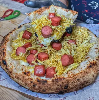 Würstel e patatine
