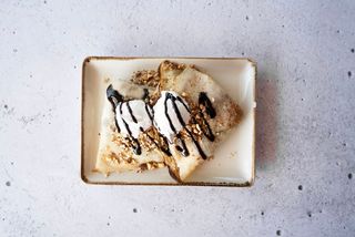 Palačinke čokolada i dodatak orašasti plodovi