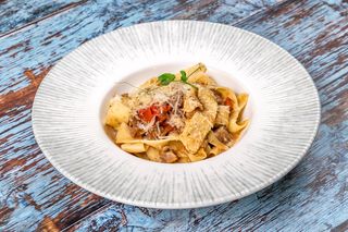 Papardelle cu pancetta, ciuperci  și roșii chery