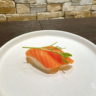 20. Nigiri salmone