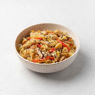 Ютай з курчам рисова локша