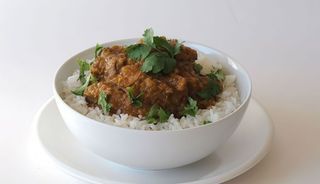 Cordero de solo carne y arroz