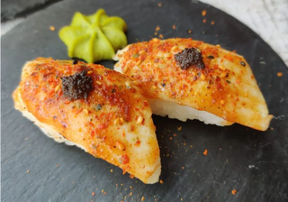 210. Nigiri De Pez Mantequilla Flameado (2 Uds.)