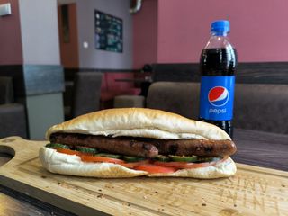 Kobasice u kifli i Pepsi 330ml