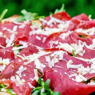 Pizza ripiena a bresaola