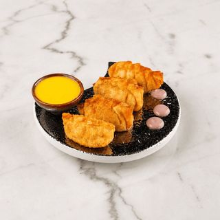 Gyozas ají de gallina