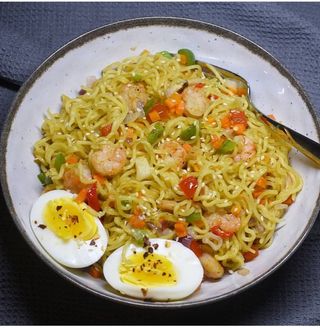 Stir fried noodles & egg