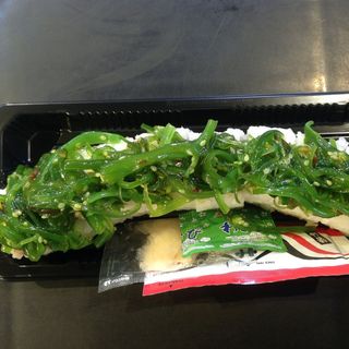 Roll wakame salmon(8u)