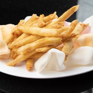 56. Langostinos Fritos