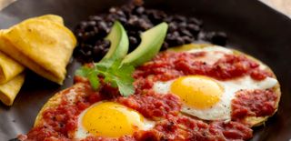 Huevos Rancheros Con Frijoles