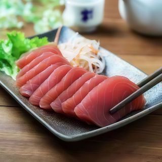 Sashimi atún (9 pza.)