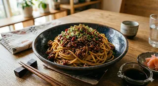 21. Spaghetti con salsa piccante di maiale