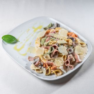 Ravioli com Molho Napolitano