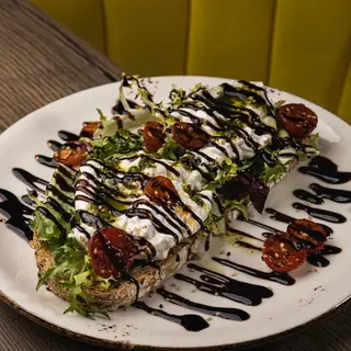 Tostada Burrata