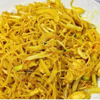 Fideos de Arroz Fritos con Curry