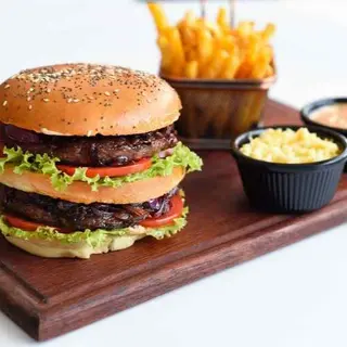 Delux Beef Burger
