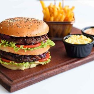 Delux Beef Burger