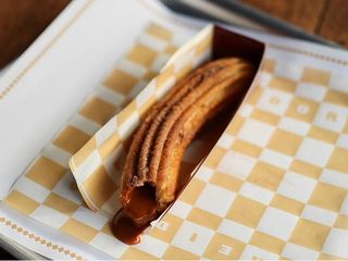 Чурос "Гарячий іспанець" з нутеллою Фрейдора (95g)