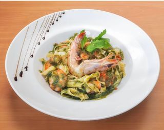 Tagliatelle com Pesto e Gambas