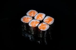 Hoso Maki De Salmón (6 Uds.)