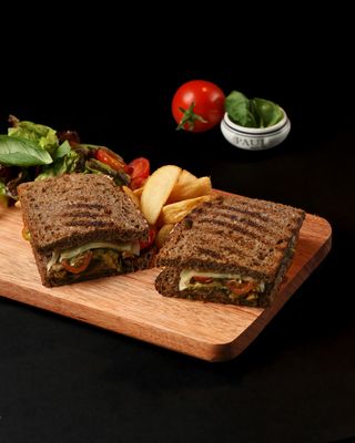 Sandwich le Chaud poulet pesto