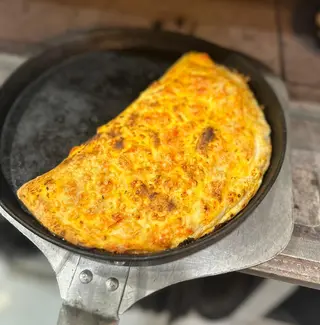 17. MEDI CALZONE