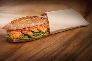 Bocadillo de pollo al curry