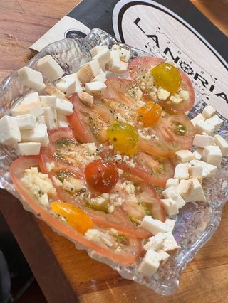 Tomates con aguacate