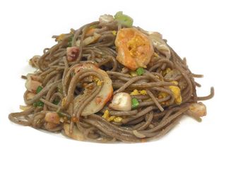 Spaghetti di soia con frutti di mare