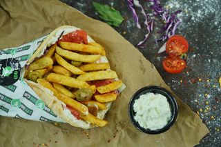 ქათმის გირო ძაძიკის სოუსით