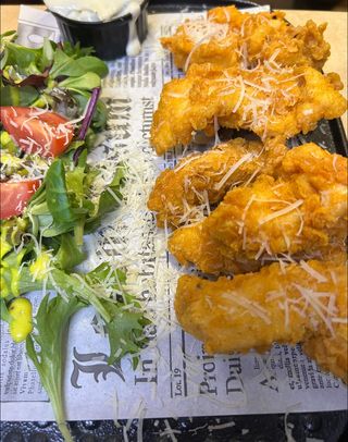 Хрупкаво пиле с пармезанова коричка