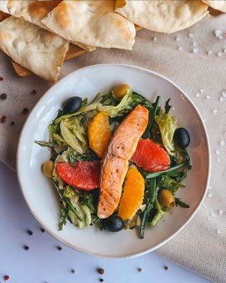 Салат с семгой