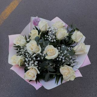 Ramo de 13 rosas blancas 