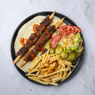 Teleći kebab tanjir