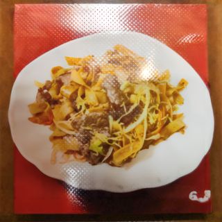 22. Tallarines De Arroz Con Ternera