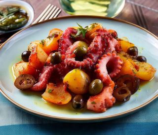 Ensalada de pulpo, patatas y aceitunas (220 g.)