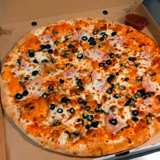 Pizza Capricioasa mare   Ø32cm