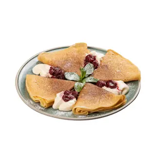 Блины с кремом маскарпоне и клубникой