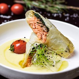 Лосось Велінгтон із соусом теріякі  (170/100/10/10 г)