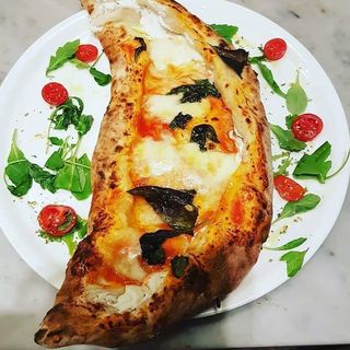 Pizza Calzone