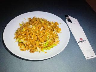 908. Pirinač sa jajima i povrćem