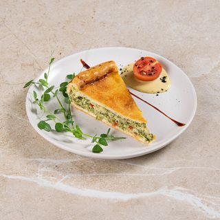 Пиріг зі шпинатом та овочами за 130 г 