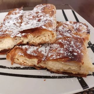 Placinta cu branza dulce si stafide