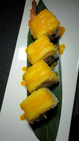 919. Mango special roll - 8 pezzi