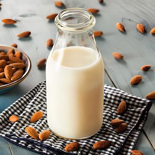 Миндальное молоко