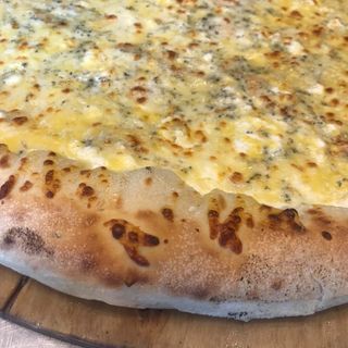 Пица Куатро формаджи (520г)