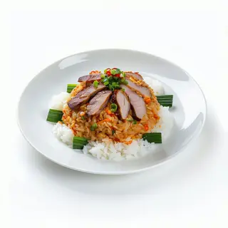 Arroz De Sushi Con Pato Frito Y Salsa De Teriyaki
