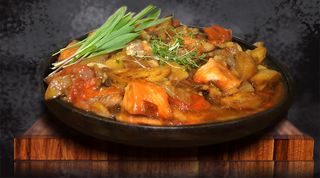 Печеня на пательні з куркою (770г)